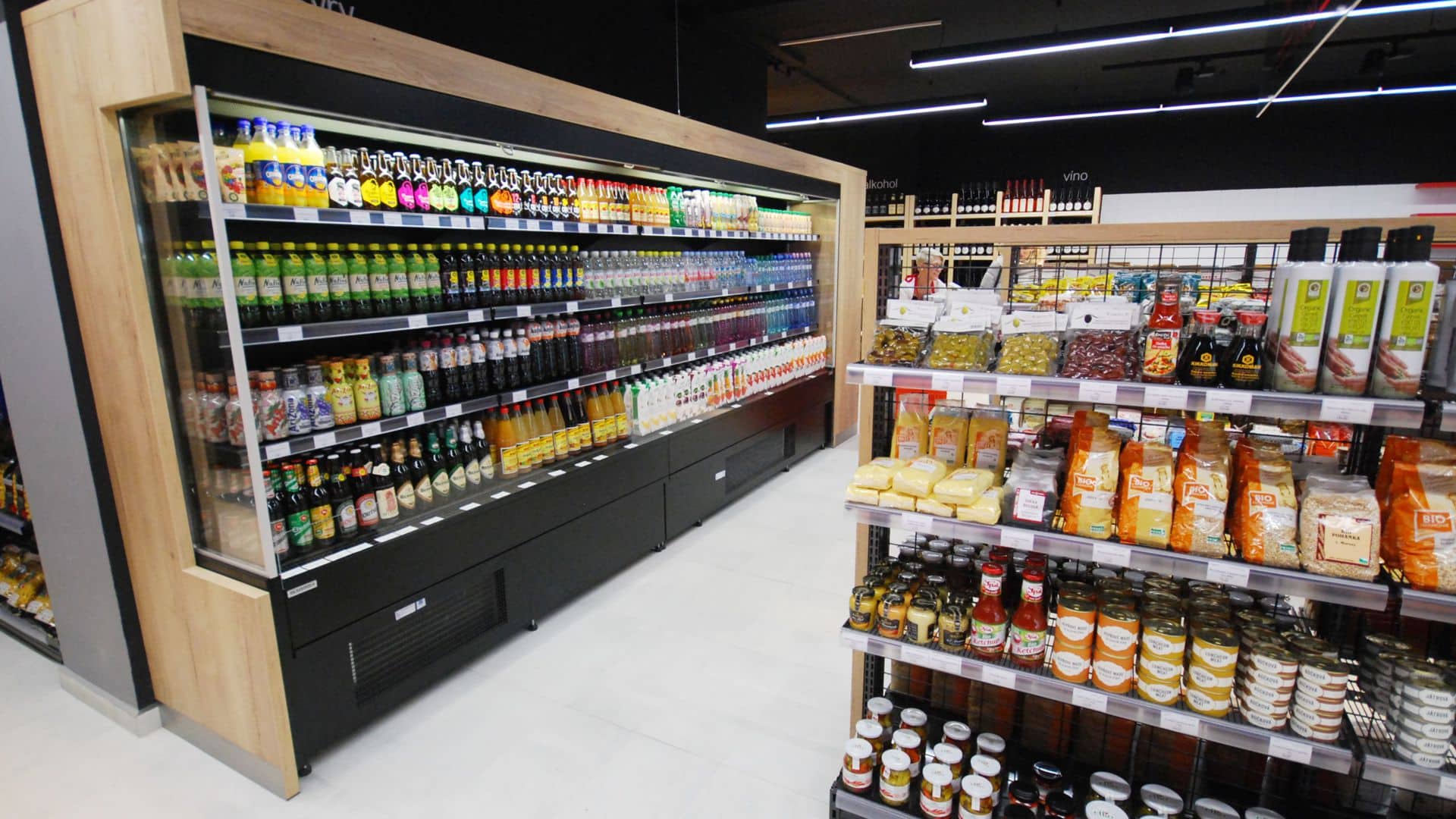 FESCHU Family Food Market realizace chladící vítrína
